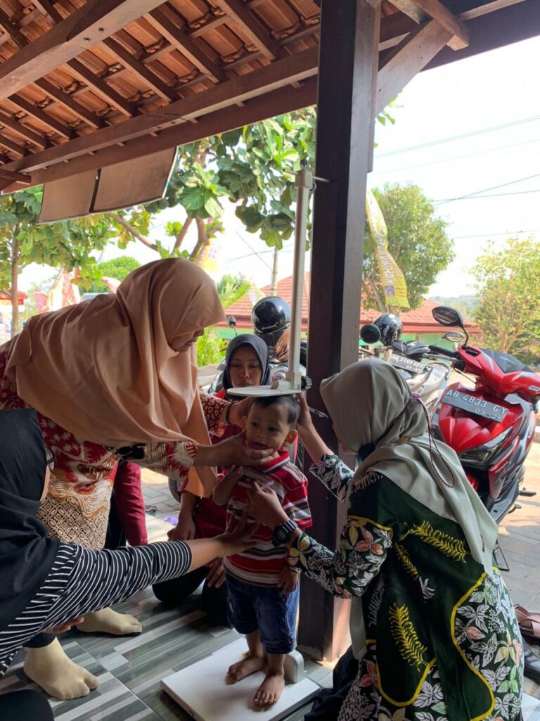 VALIDASI PENIMBANGAN BERAT BADAN DAN TINGGI BADAN BALITA DIBAWAH DUA TAHUN